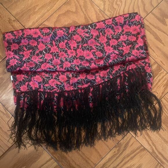 Vintage 100% silk woman's Floral Red and Black Scarf - Picture 1 of 11